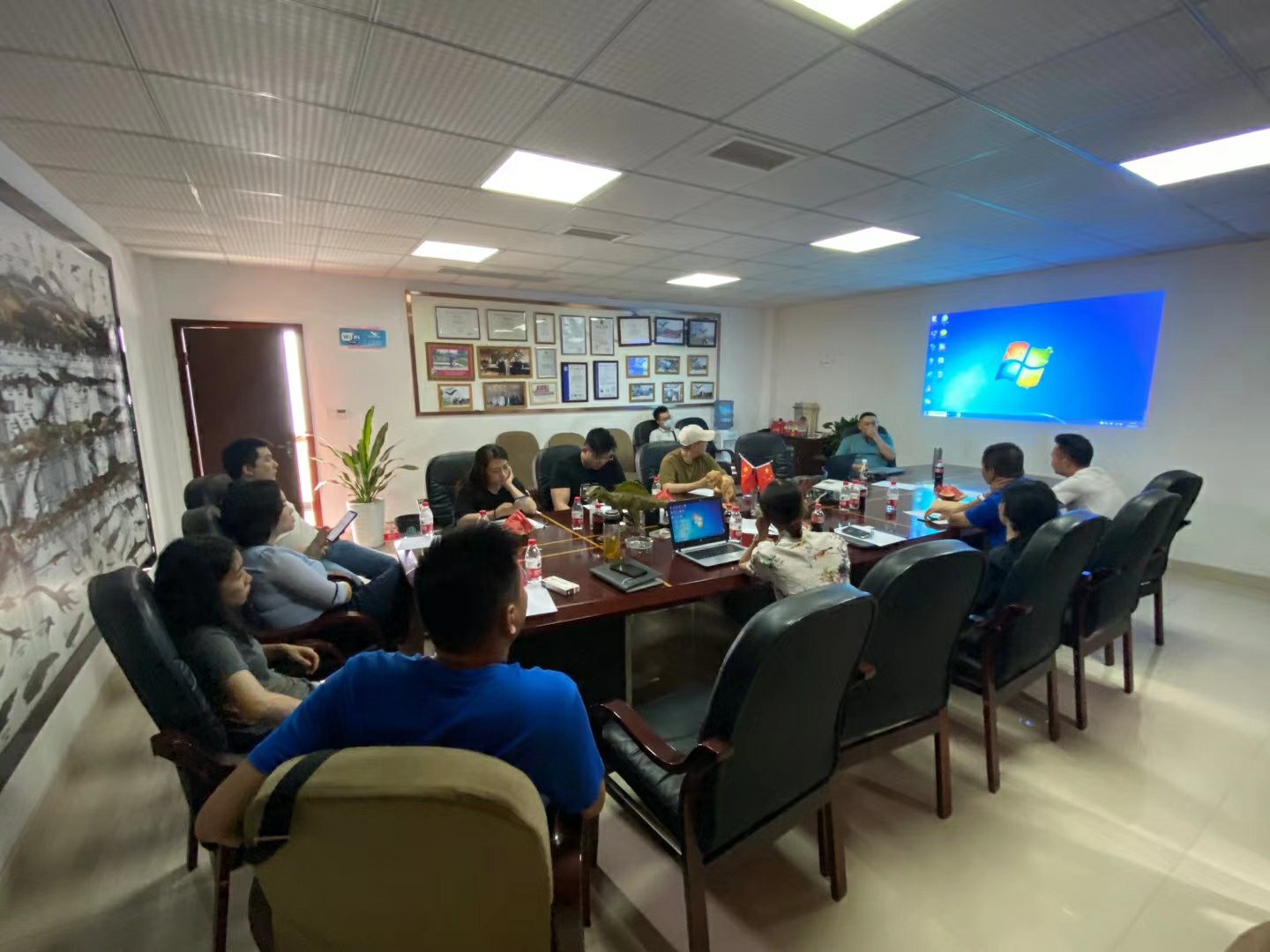 �Ĵ���ó��ҵ���½����˶�